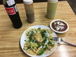 Pupuseria Y Taqueria Tio Chilo food