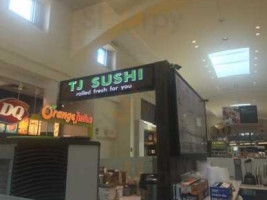 Tj Sushi inside