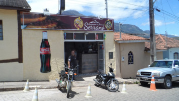 Serrano Restaurante e Pizzaria outside