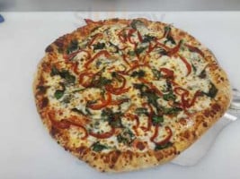 Nella's Pizza food