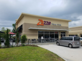 Zazza Pizza Cafe outside