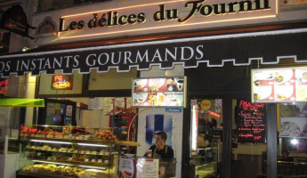 Les Delices Du Fournil food