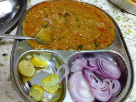 Shri Yash Gopal Parlour food