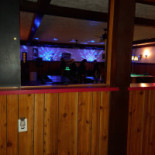 Sue Bee's Dentro