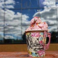 Mad Hatter's Scoops food