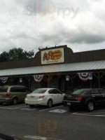 Cracker Barrel Old Country Store outside