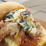 Green Dot Stables Comida