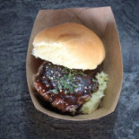Green Dot Stables Comida