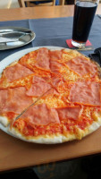 Pizzeria im Weberdorf food