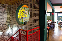 Casa Pizza inside