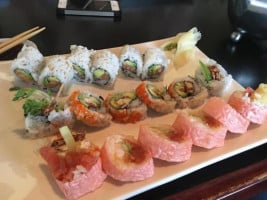 Nori Sushi Bistro food