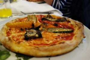 Ristorante- Pizzeria Cavallino Gaststatte food