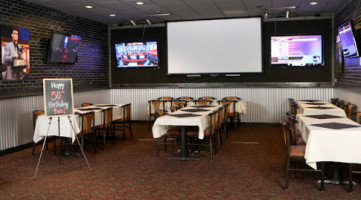 Prime Time Sports Grill inside