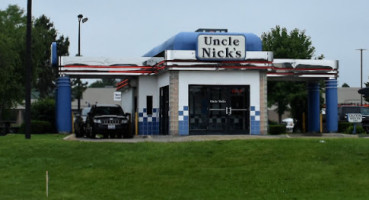 Uncle Nick's outside