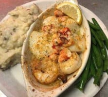 Macray's Seafood food