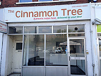 Cinnamon Tree outside