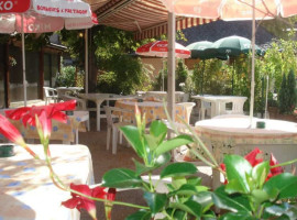 Auberge Aux Portes De Conques food