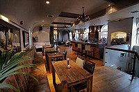 Stirlings Lounge Eatery inside