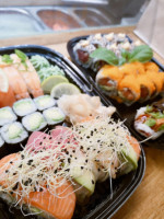 Deluxe Sushi inside