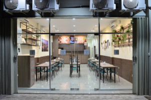 Kusuka Cafe Resto inside