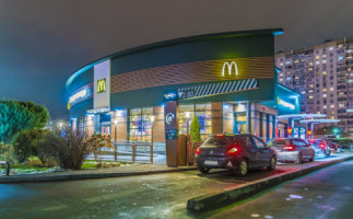 Mcdonald's outside