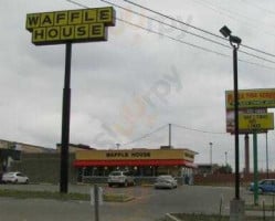 Waffle House outside