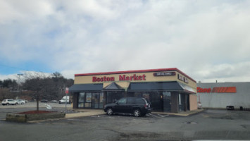 Boston Market outside