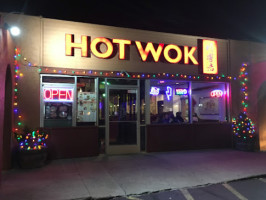 Hot Wok Express outside