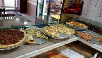 Luna Pizza food