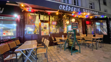 Crêperie Bretonne Bar Restaurant De Spécialités De Galettes Et Crêpes Fait Maison, à Base De Produits Frais inside
