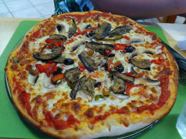 Sari'pizza food