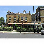 Locale Fulham outside
