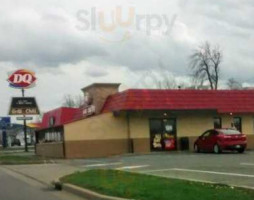 Dairy Queen Grill Chill outside