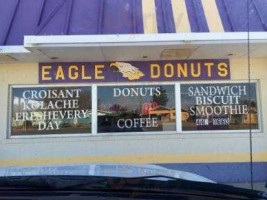 Eagle Doughnuts outside