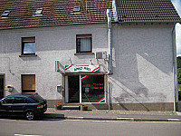 Pizzeria Heimservice Amici Miei outside