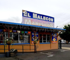 El Malecon outside