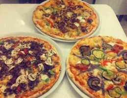 Pizza Pino food