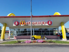 Mcdonald's outside