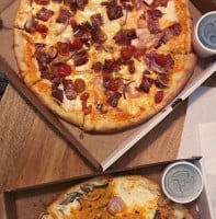 Five Points Pizza food