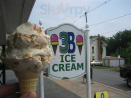 3 B Ice Cream outside
