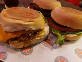 Artesanal X Burger food