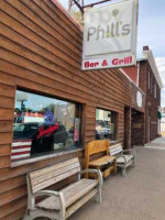 Phill's And Grill outside
