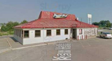 Pizza Hut outside