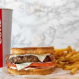 Hardee's Comida