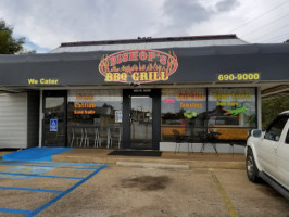 Bishop's Bbq Grill outside