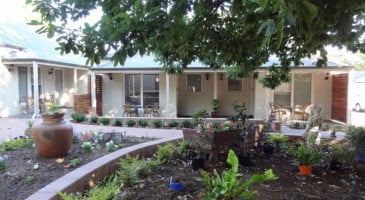 Hahndorf Oak Tree Cottages inside