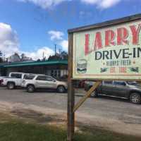 Larry's Drive In outside