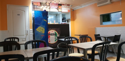 Perla Pizza inside