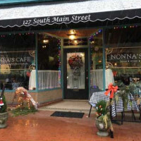 Nonna's Main Street Cafe inside