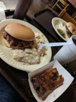 Bobo's Barbeque food